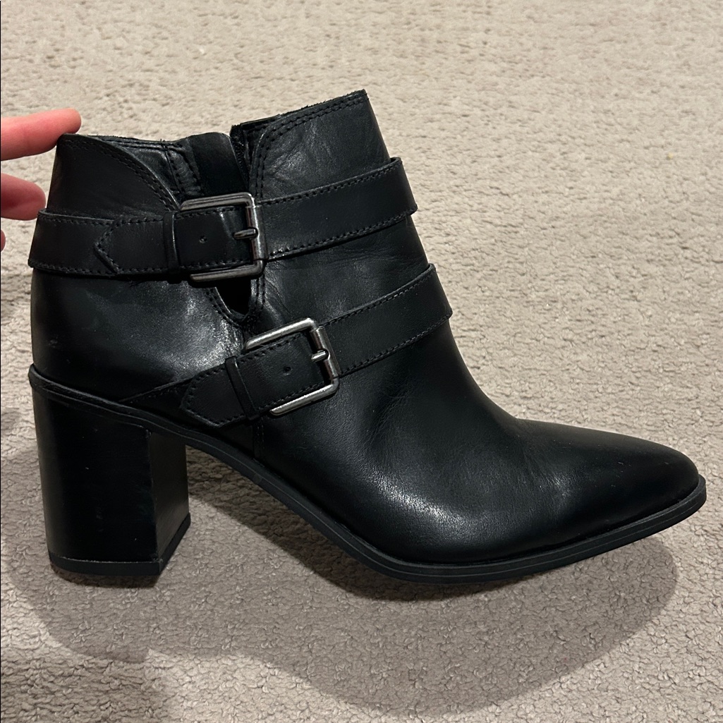 Black Leather Ankle Boots With Buckle Straps